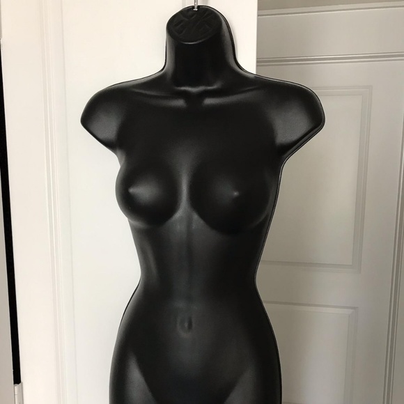🌺NWOT FEMALE MANNEQUIN - Picture 2 of 5